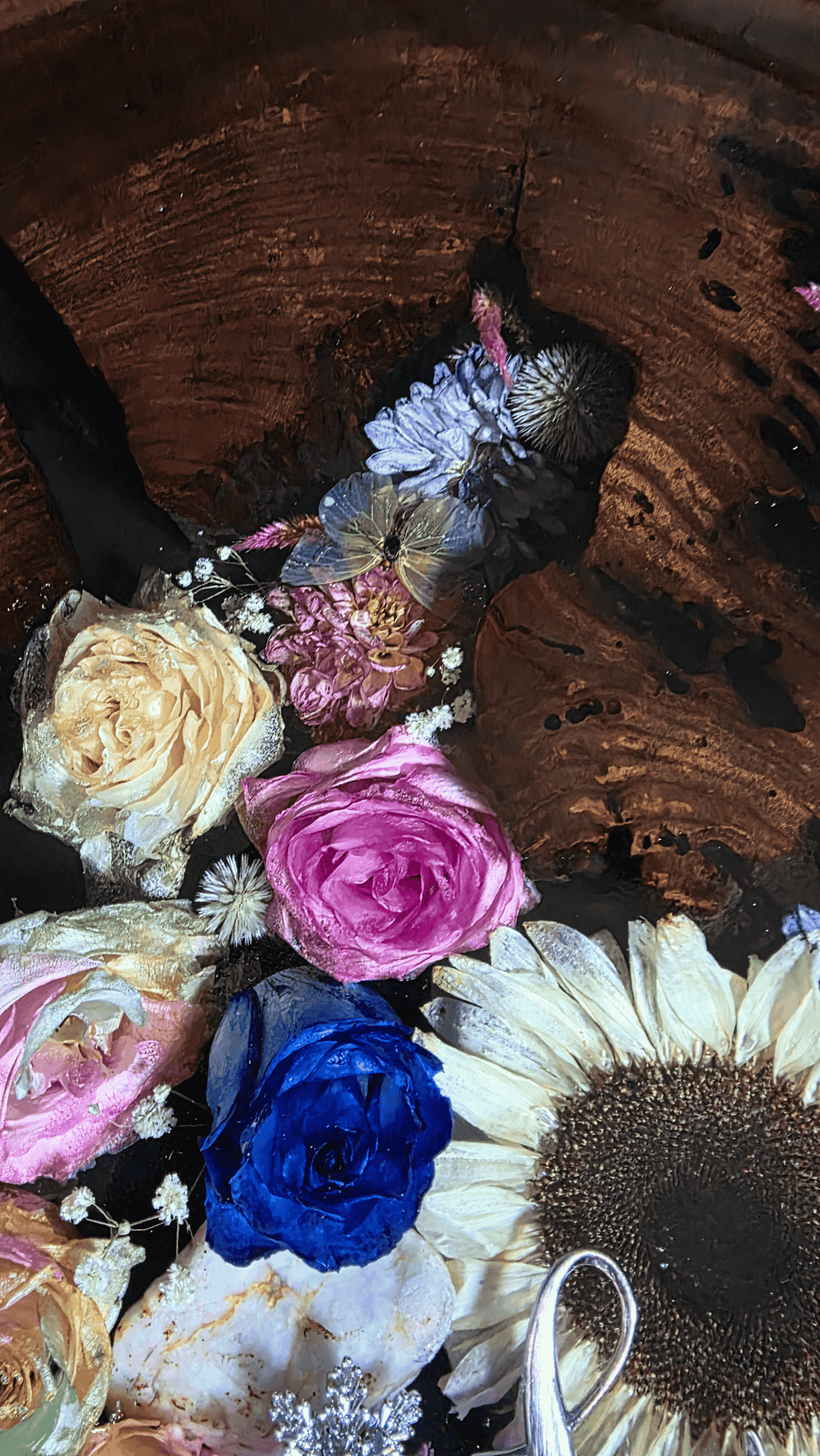 Live Edge Flower Preservation Round Table