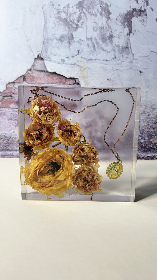 Square Standing Flower Bouquet Preservation
