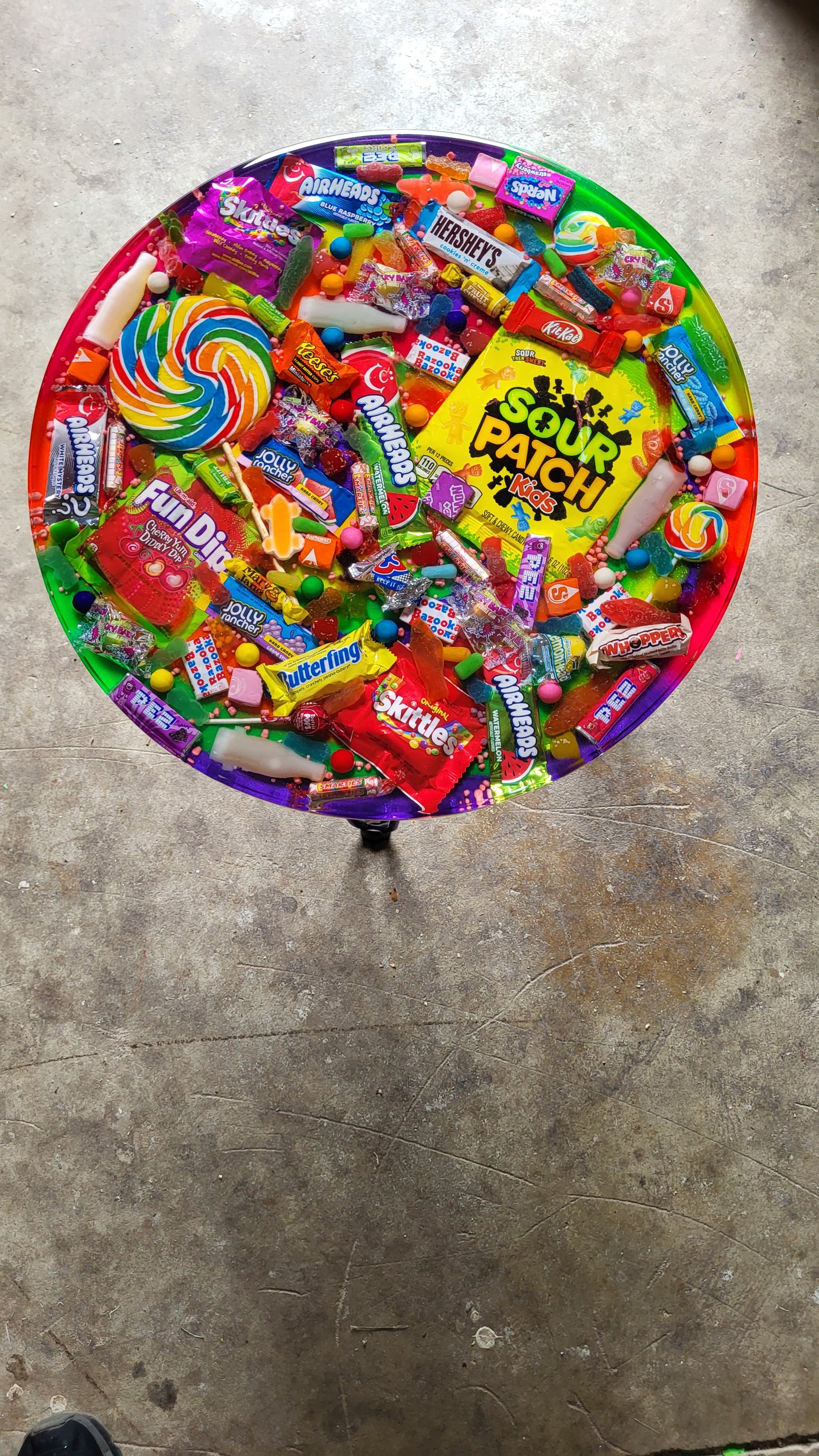 Candy Resin Round Table 24"