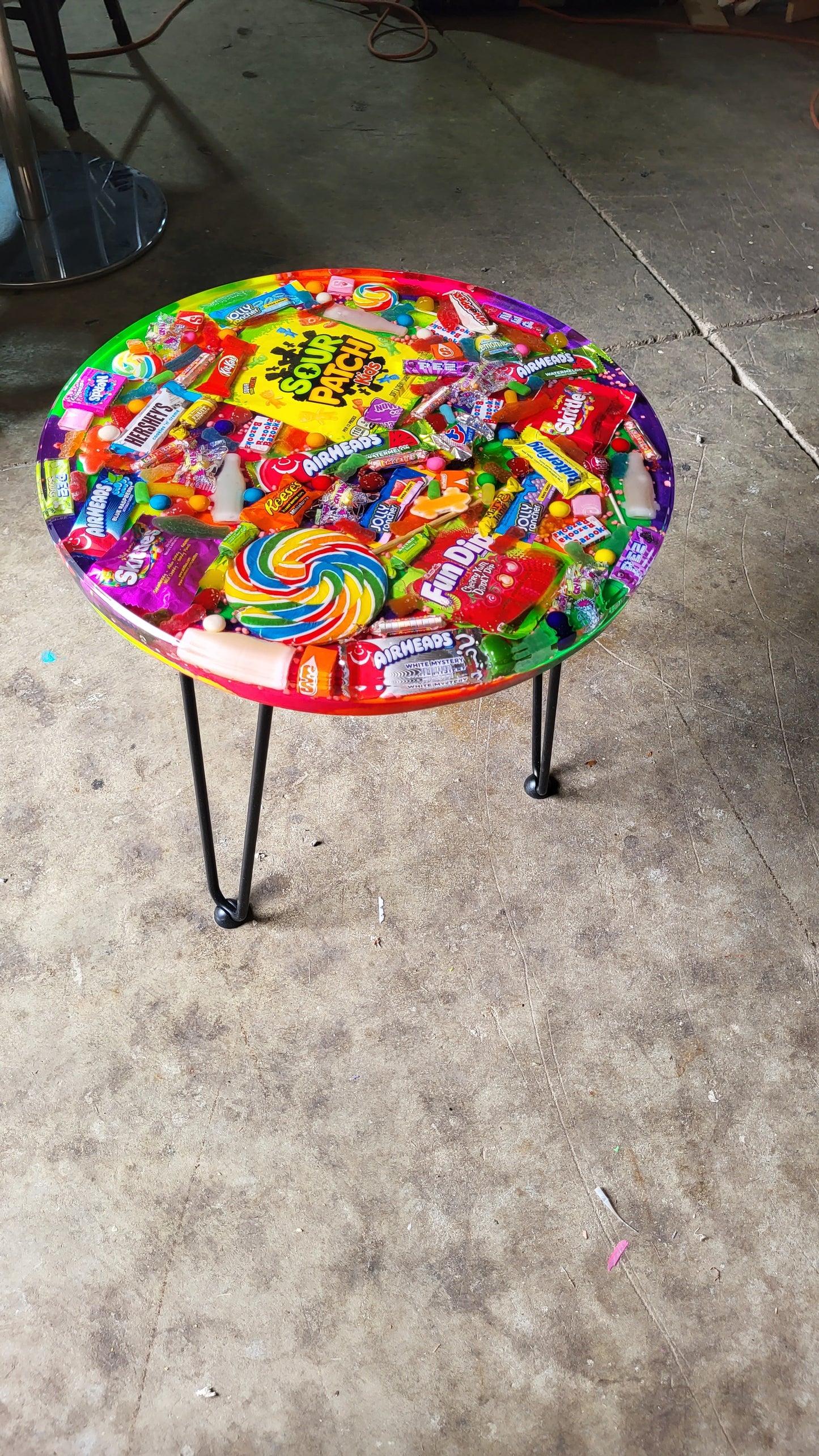Candy Resin Round Table 24"