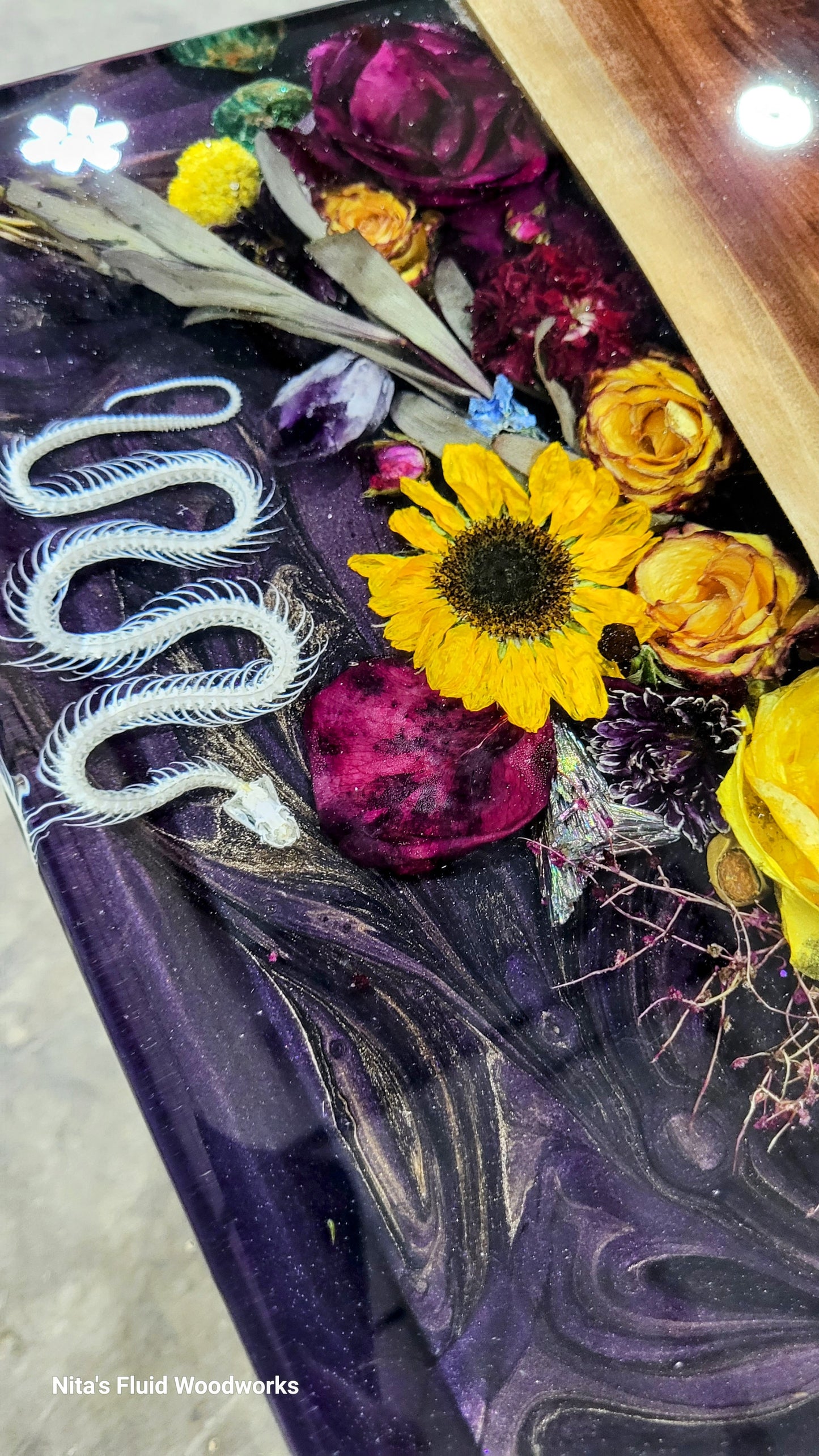 Flower Snake Table
