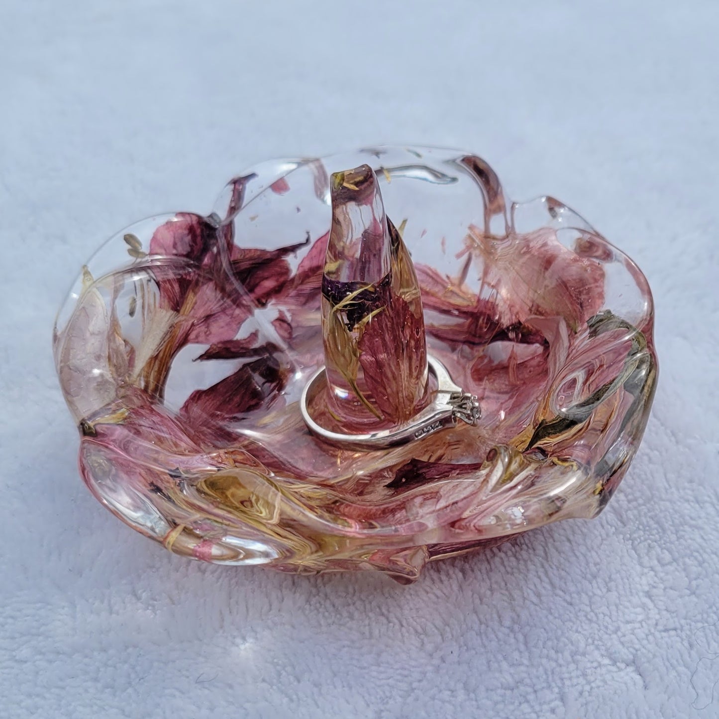 Resin Flower Ring Dish – Personalized Wedding Bouquet Preservation Keepsake