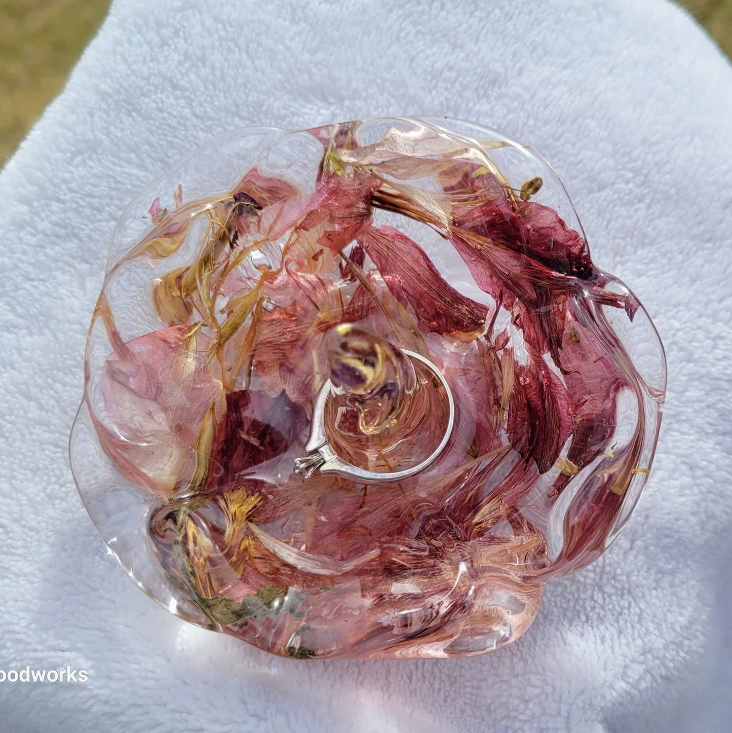 Resin Flower Ring Dish – Personalized Wedding Bouquet Preservation Keepsake